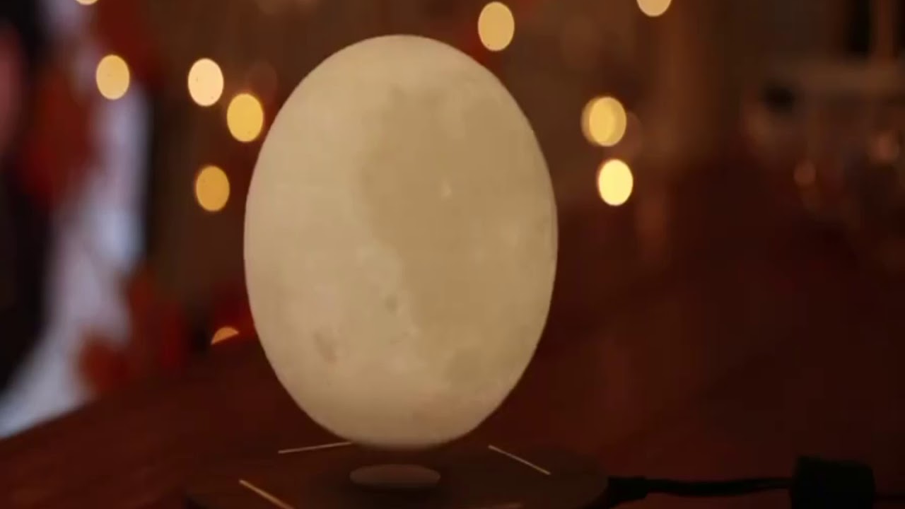 Gravity Defying 3D Moon Lamp - Brightyn.com