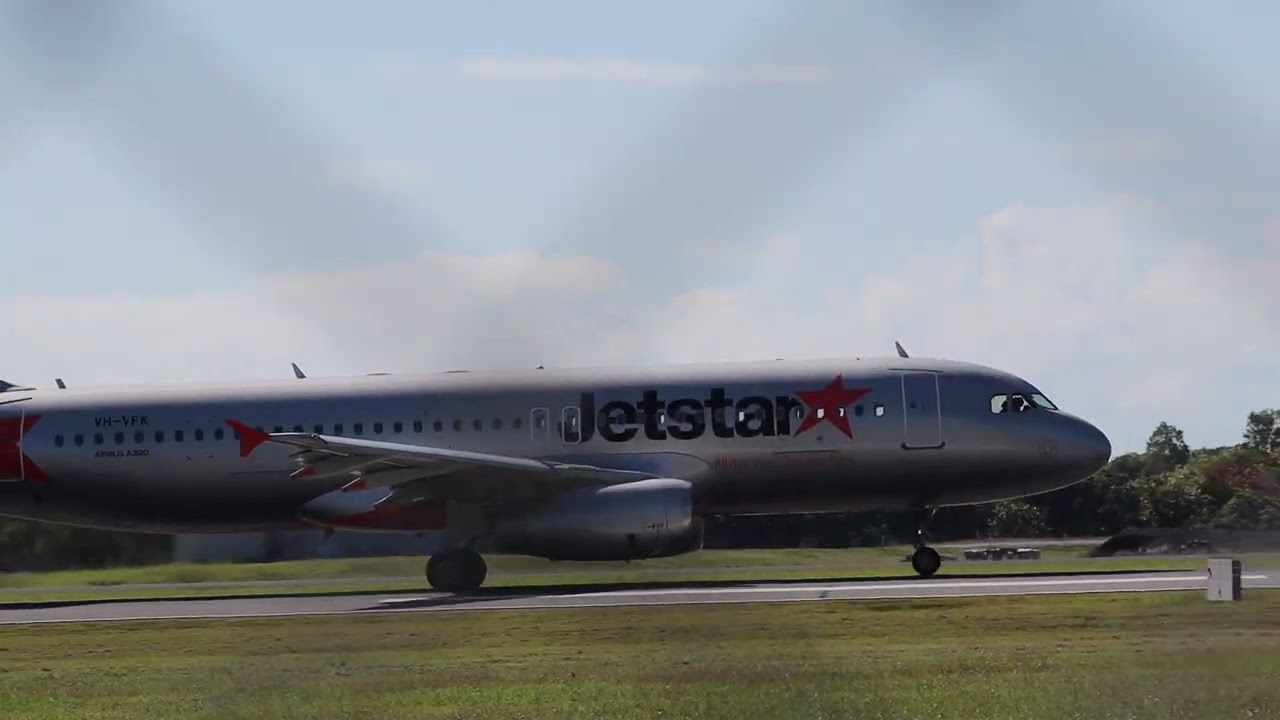 Jetstar's A320 JQ-961 Taxi and Takeoff at Cairns Airport YBCS-YPAD