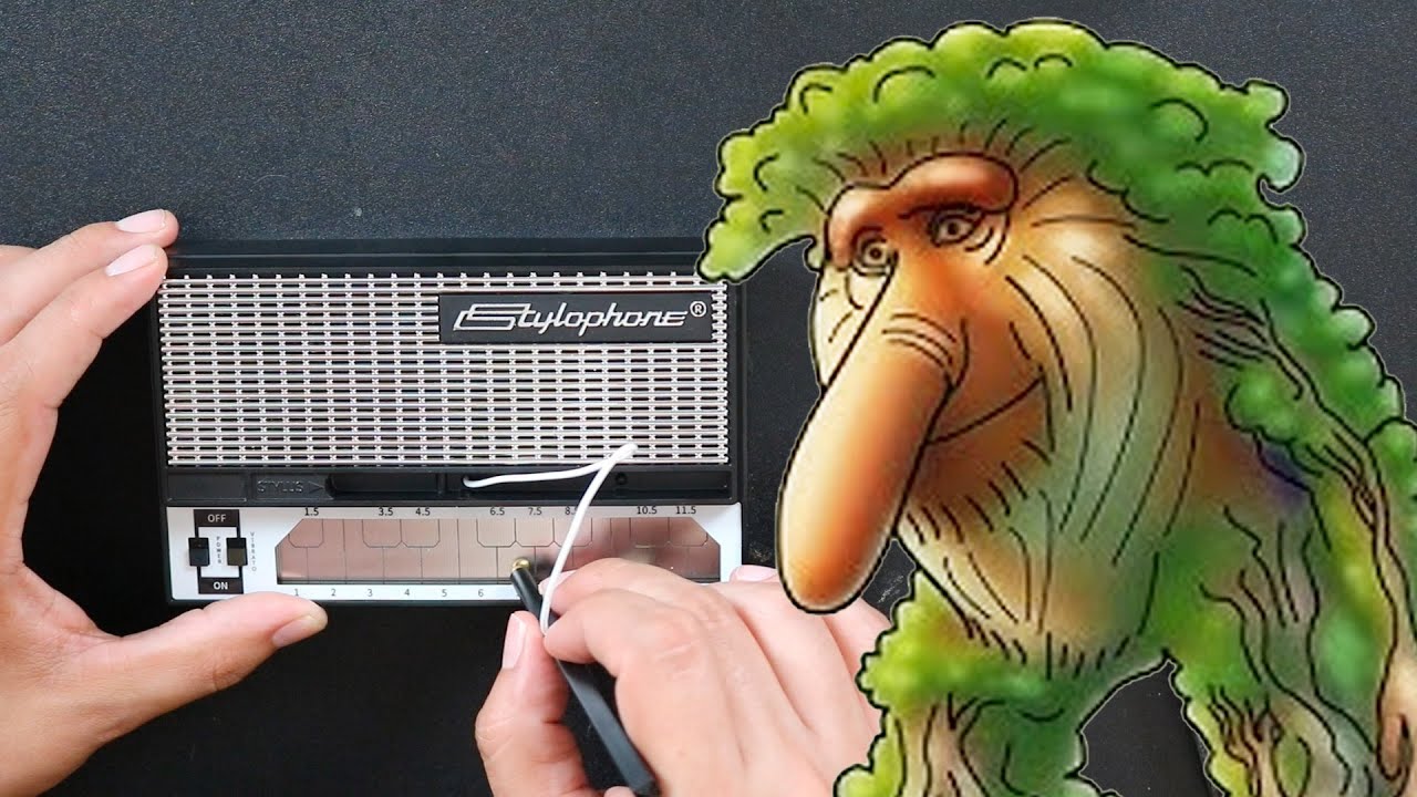 Tocando "Brr Brr Patapim" meme en el Stylophone Legendario