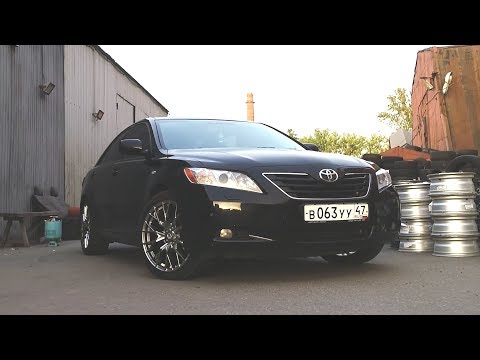 Video: Kako skinuti ploču s vrata Toyota Camry?