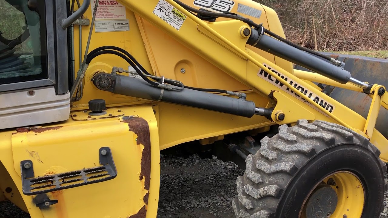 New Holland B95 3163 Close Up