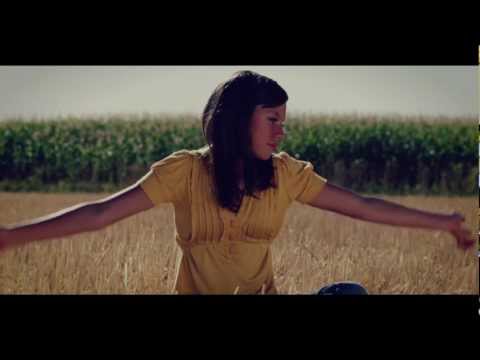 Marcos Yaroide -"Por Una Como Ella" Video oficial de letras