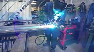 Kipper Aufbauten, Erneuerung und Reparaturen der Stahlbordwand | https://www.honauerroman.ch