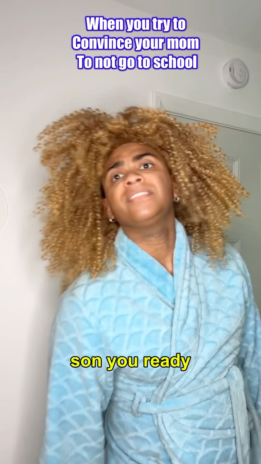 When you try to convince your mom to not go to school…?? #comedy #viral