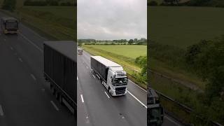 Truckspotting m62 near goole in the rain #volvofh16#scaniav8#truckdriver#trucking#truckspotting