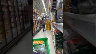 Wow! Watch precise throwing and catching of Rice bags at Patel Brothers Indian grocery