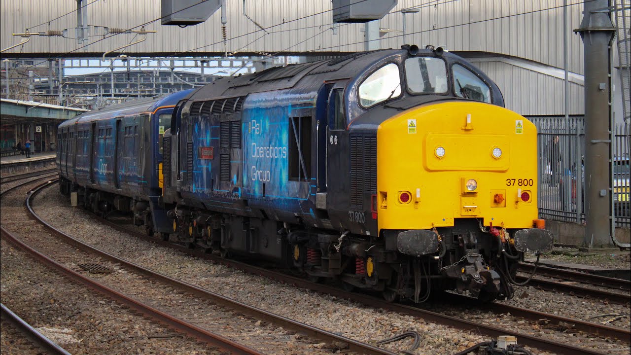 37800 dragging 319373 to the scrapyard @ Newport - 03/04/2025