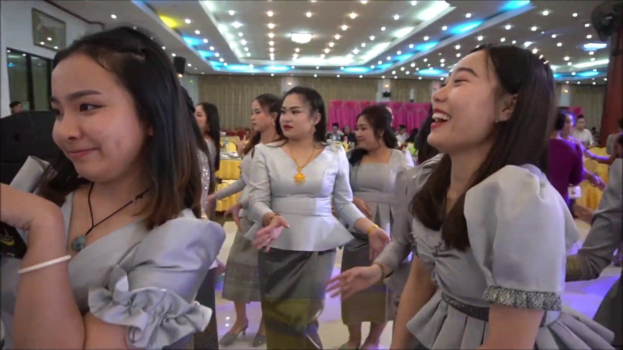 ສາວຟ້ອນກວນຂະໜາດ ລຳຕັ່ງຫວາຍ - ພັດຕະຄານອຸດົມຄຳ Oudomkham restaurant