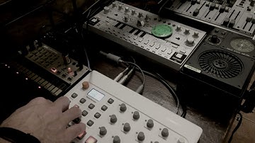 Dawless acid techno jam with Korg Volca Keys, Elektron Model:samples and Behringer TD3