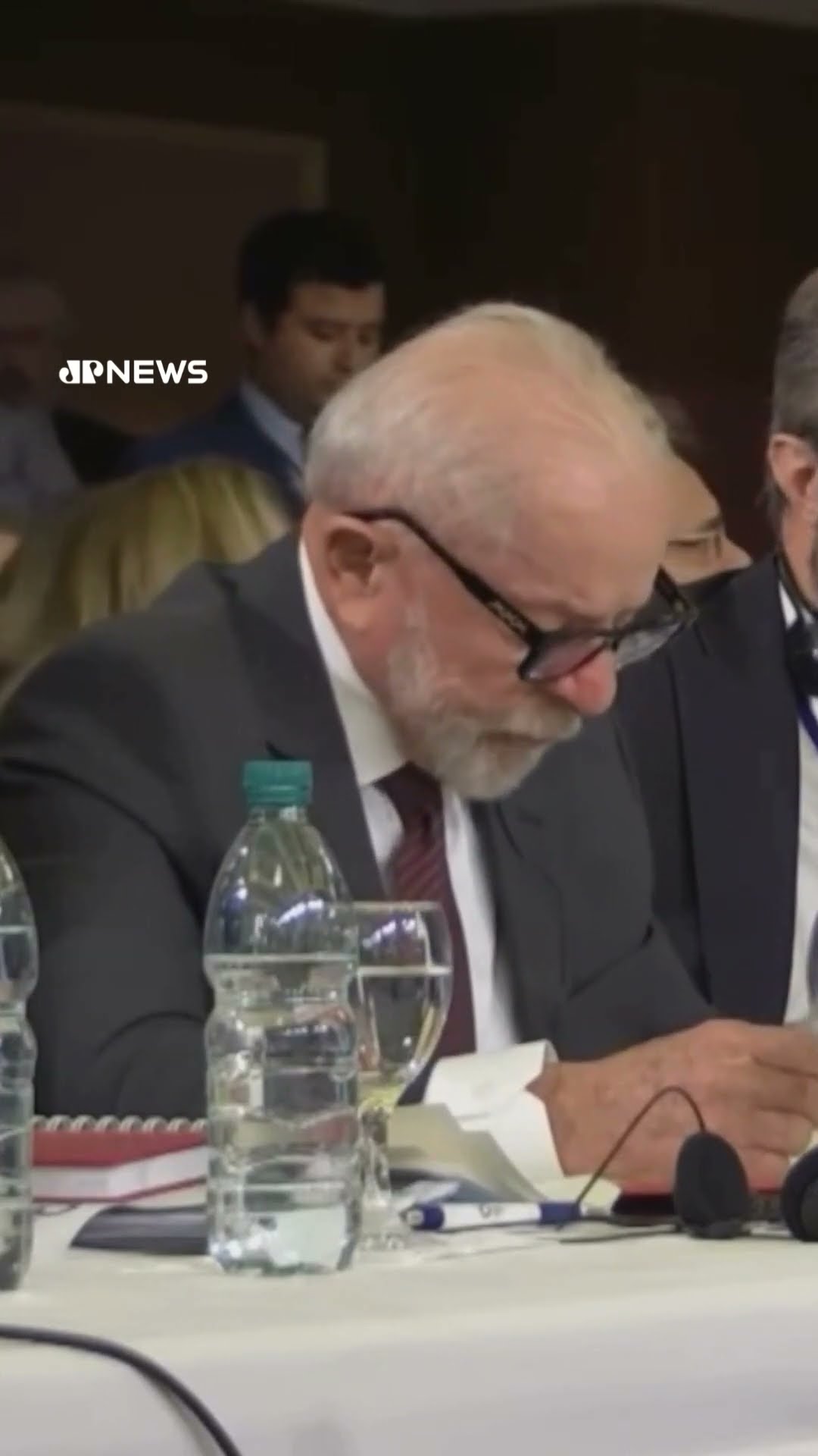 Reações de Milei chamam atenção durante discurso de Lula na Cúpula do Mercosul #Shorts