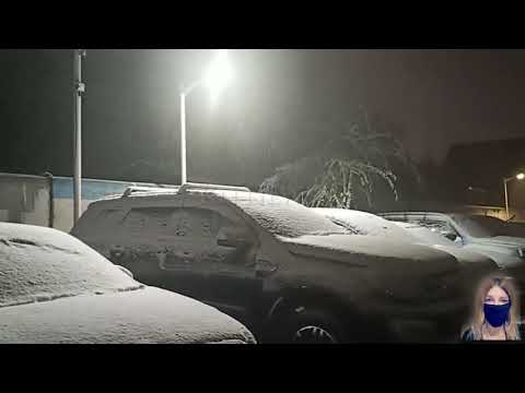 China is freezing and stocking up on food! An insane snow storm hit Beijing!