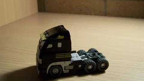 Transformers: Autobot Armorhide Transforming (Stop-Motion)