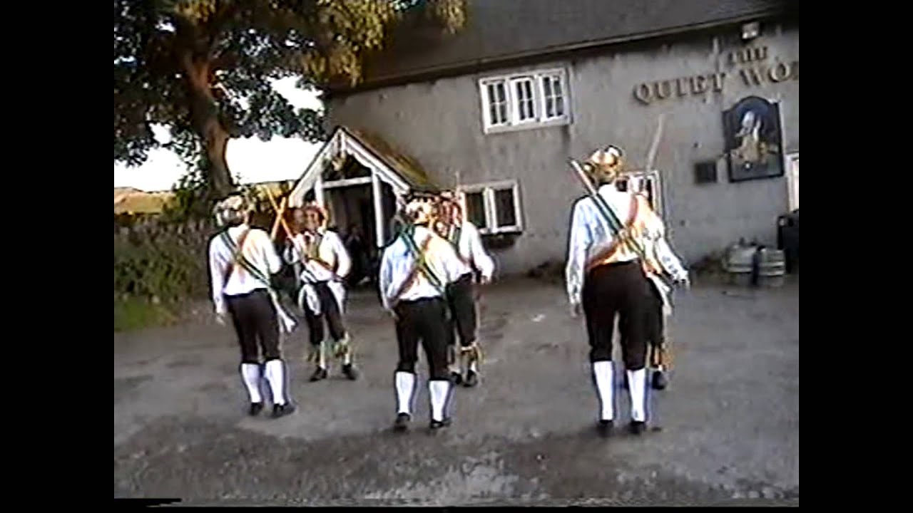 CMM at The Quiet Woman, Earl Sterndale 2002