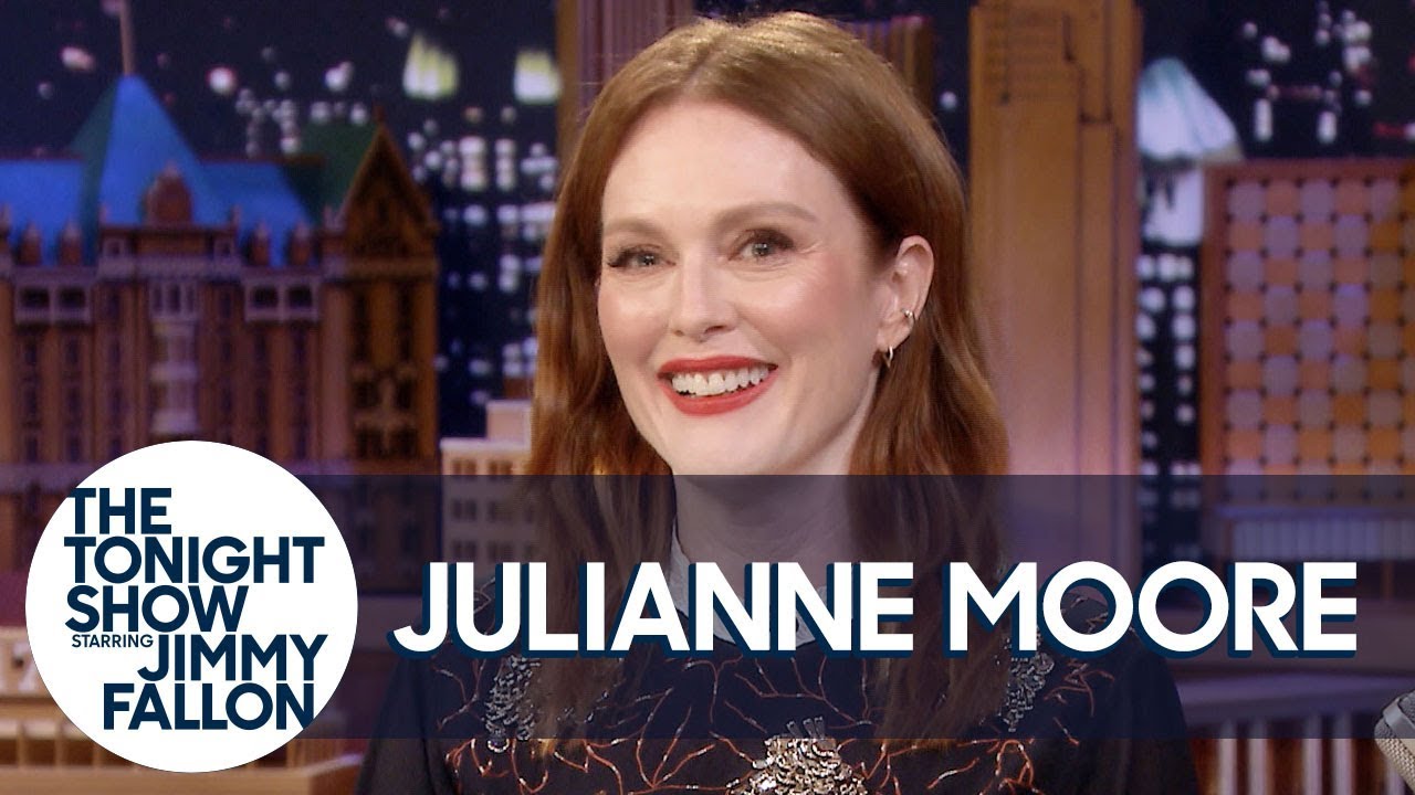 Julianne Moore Accidentally Texted Audio of Her Discussing a Friend's Divorce