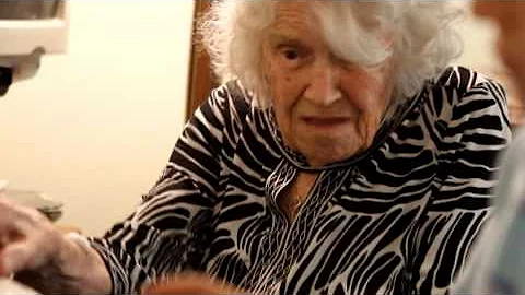 Eugenia Evans teaches piano at the age of 101