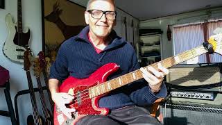 Pick bass groove in Em with fill