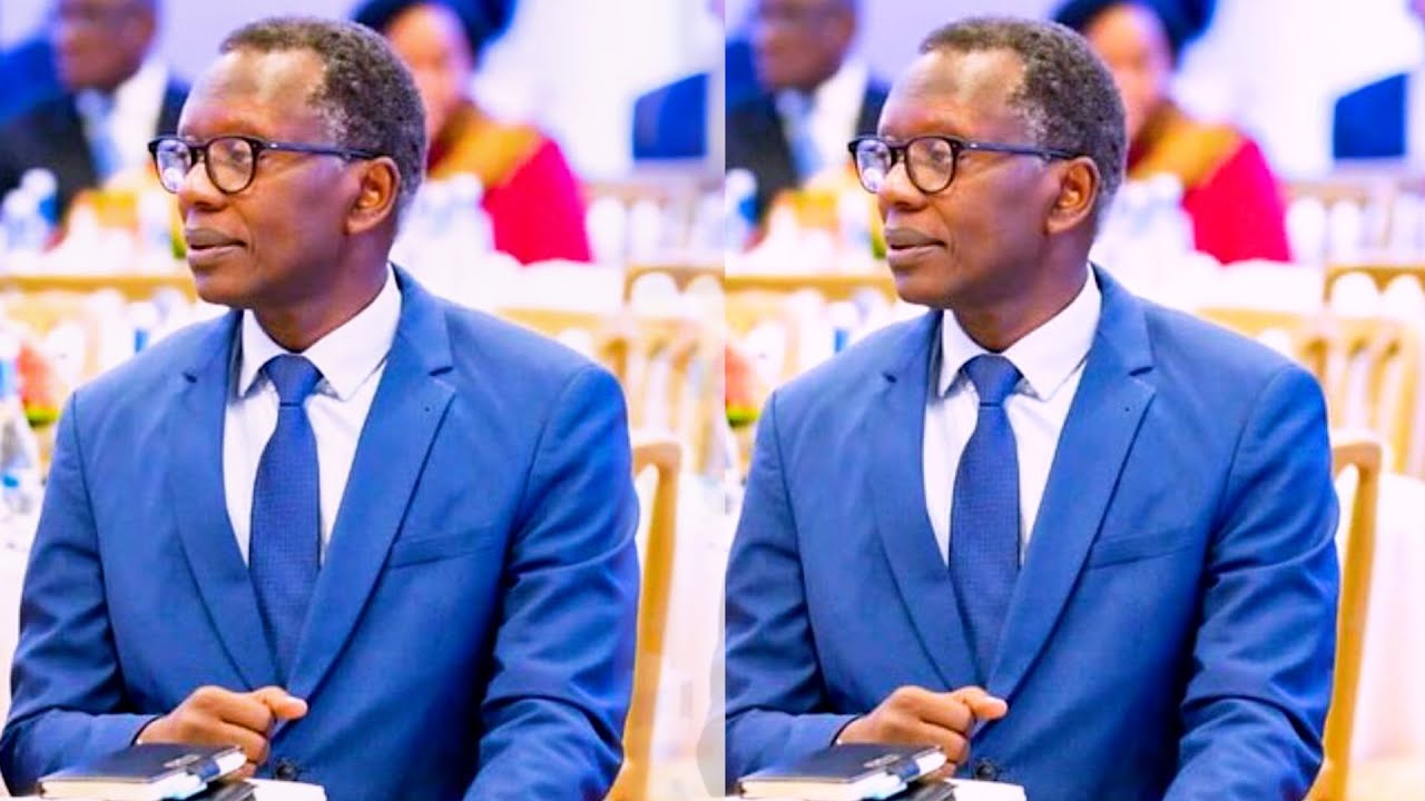 Antoine RUTAYISIRE AHISHUYE IKINTU GIKOMEYE SINZI UMUNTU WATUROZE/KWIYEGURIRA IMANA BYUZUYE