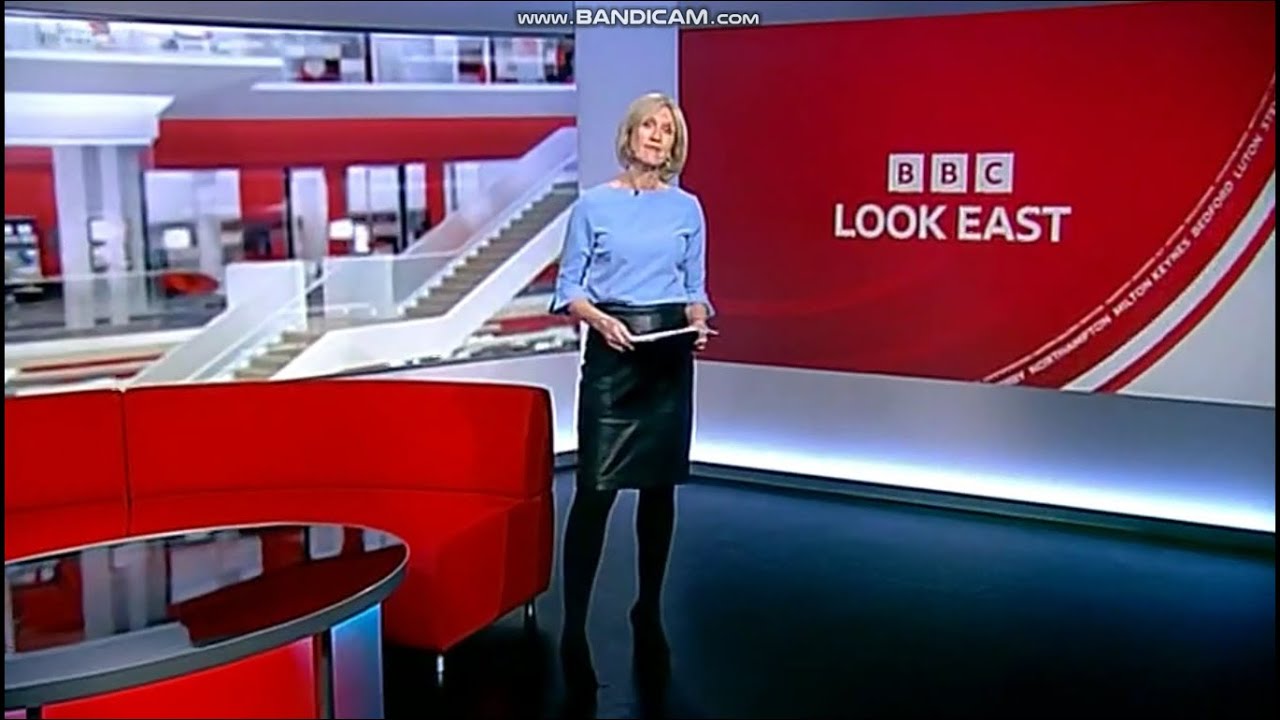 Amelia Reynolds - Black Tights & Heels - 19/10/22 - YouTube