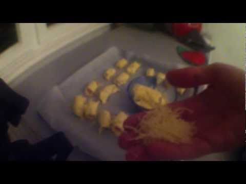 faire-des-croissants-avec-de-la-pate-feuilletée---mini-croissants-aux-saucisses