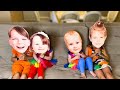 Cinq Enfants jouent avec masques de petits bébés