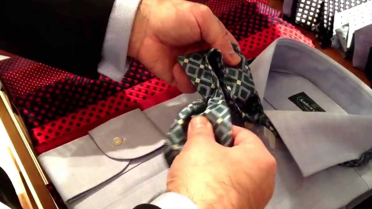 How to tie a bowtie. YouTube
