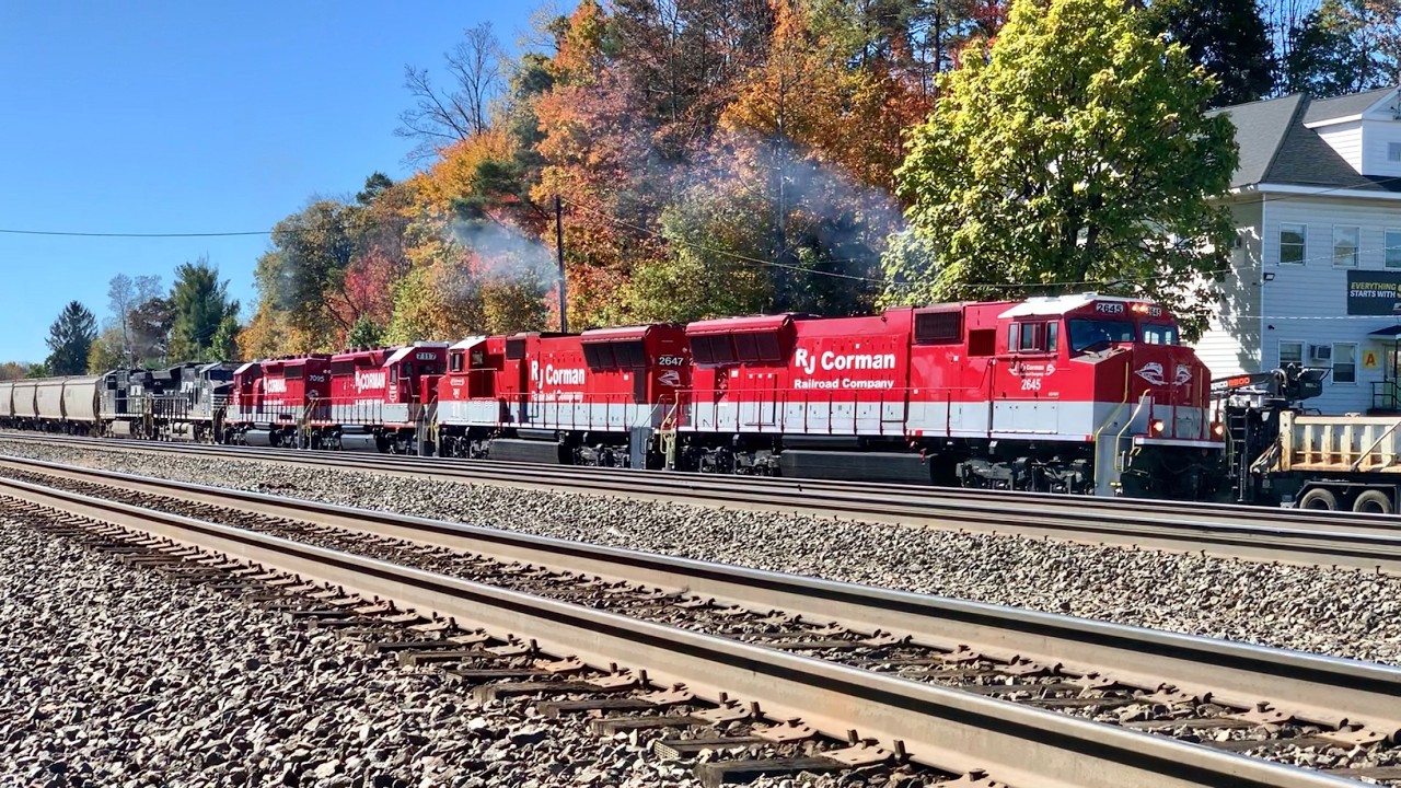 RJ Corman & NS Team Up On BIG Train!  18 Locomotives On 3 Trains In Pennsylvania, 4 Pushers On Train