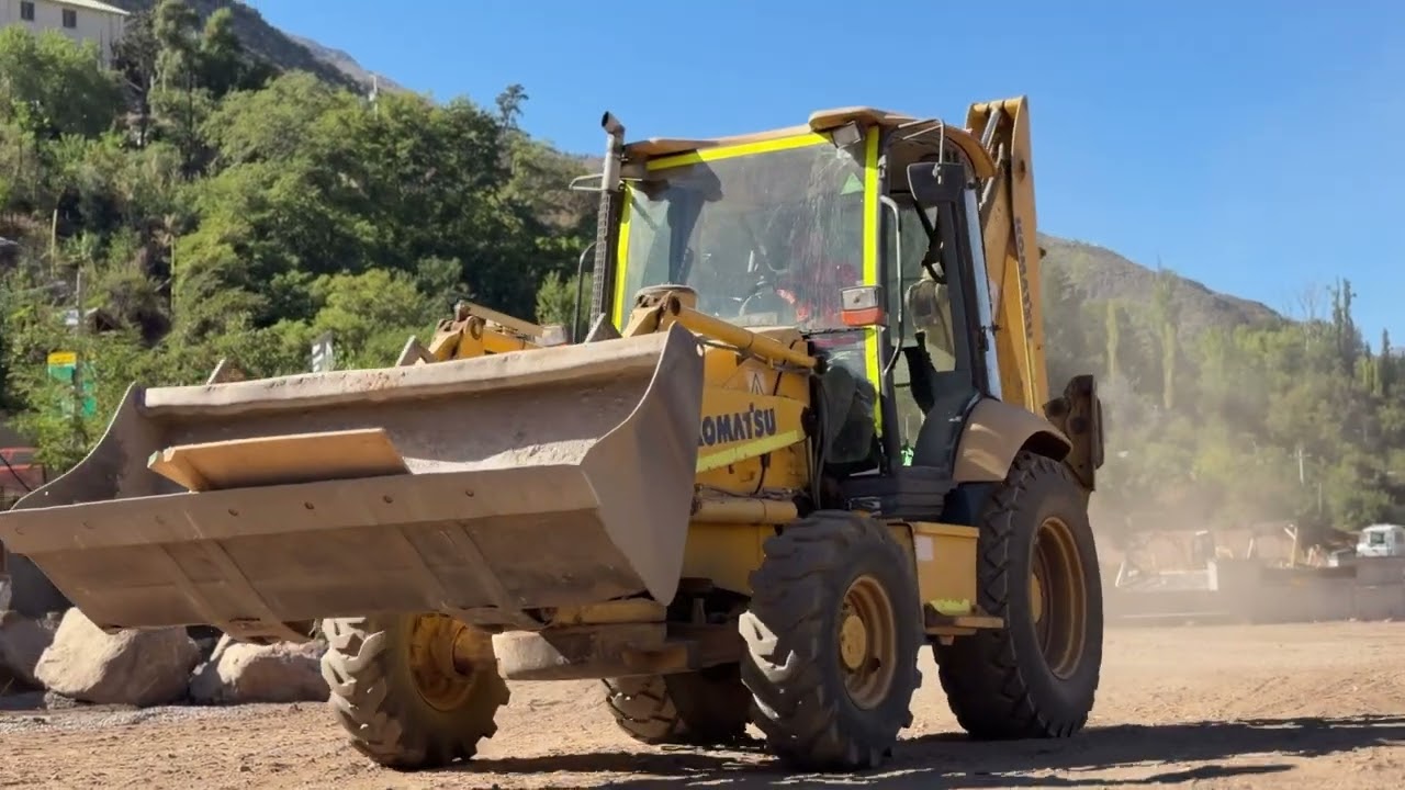 Alcalde y gobernador realizan visita inspectiva a obras del Complejo Deportivo de San José de Maipo