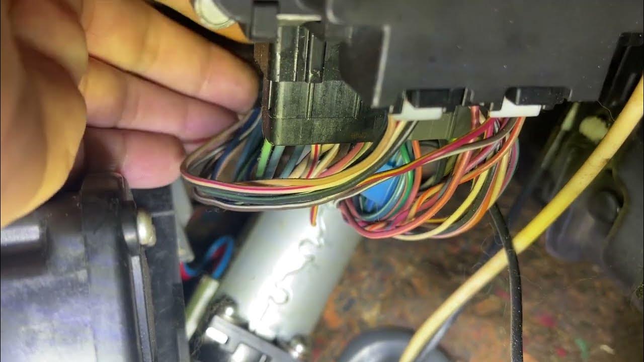 crown vic brake lights still not flashing checking lcm and connections