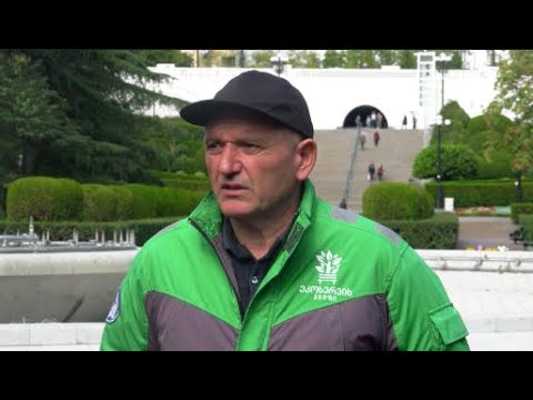 რას ამბობს ვაკის პარკის მებაღე, რომელმაც შადრევნიდან სამი მოზარდი ამოიყვანა