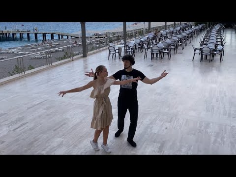 Девушка Танцует Красиво В Отеле Лезгинка 2022 Салам Алейкум ALISHKA Чеченская Песня Alva Donna