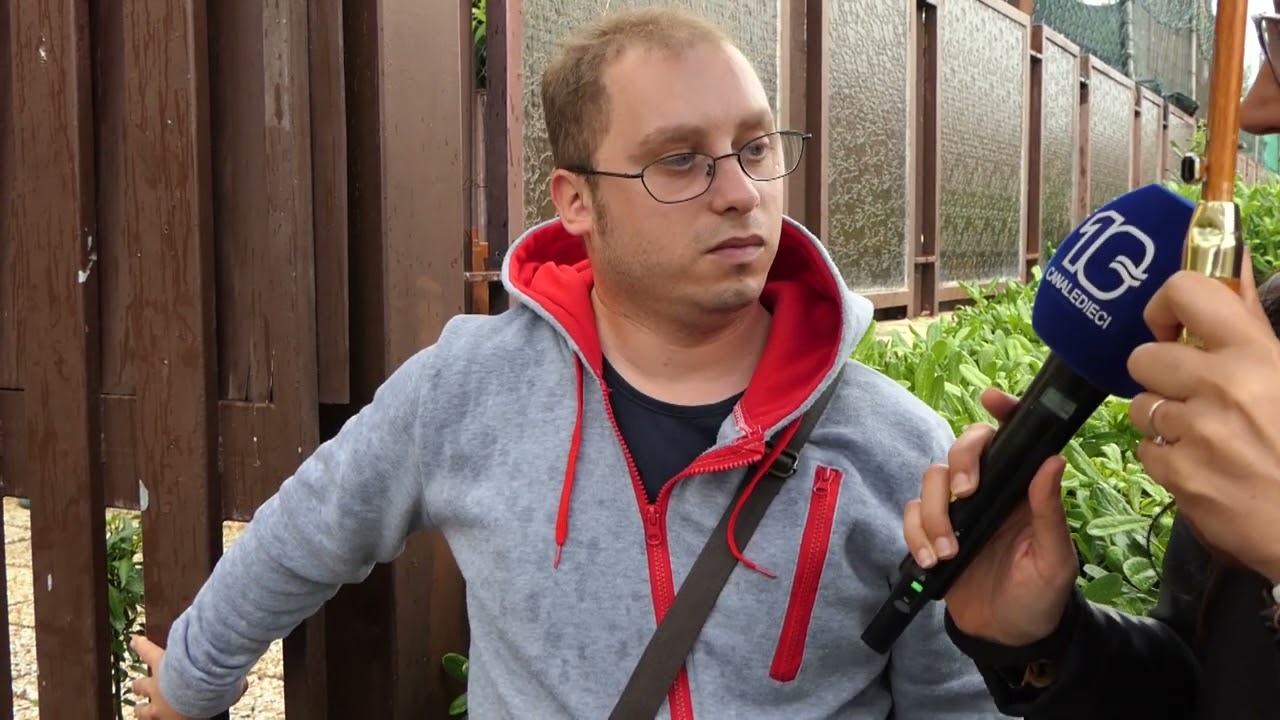 Ardea, iniziato lo sgombero degli edifici abusivi nel complesso Le Salzare - Canale 10