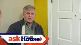 картинка: Как плотно прижать антикварную дверь | Ask This Old House