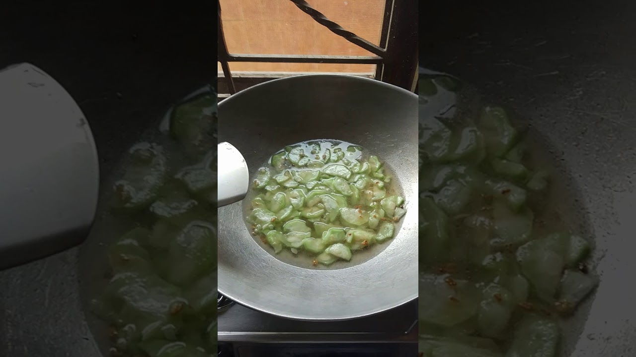 Cara Membuat Sayur Oyong Telor - YouTube