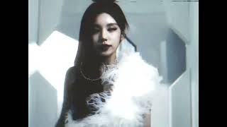 Yejis Iconic Walk, But Make It Rainbow