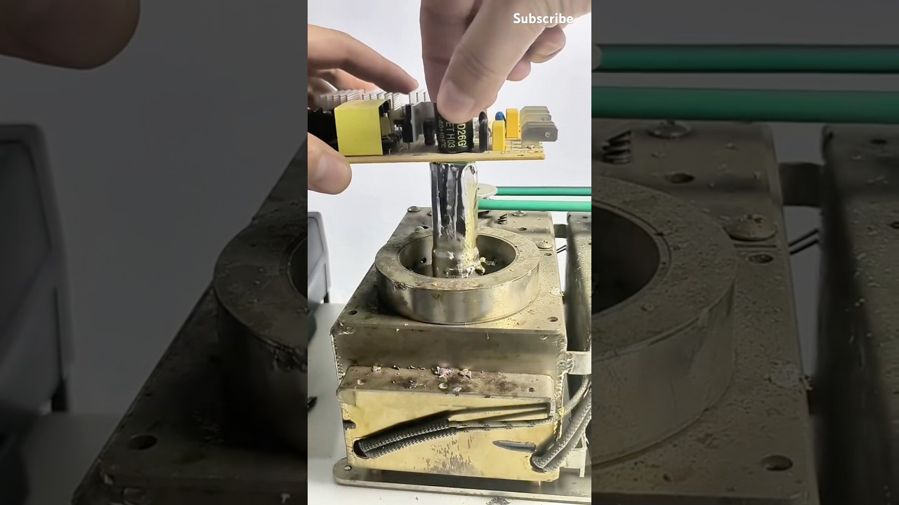 A Clever and Quick Method for Removing Capacitors from Circuit Boards 