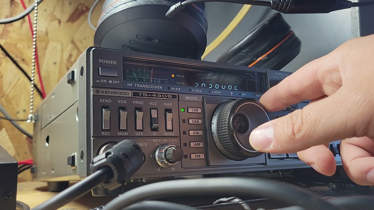 CB radio 27. 385 lower side band 38 LSB