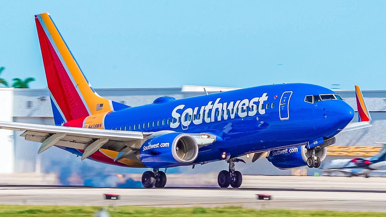 4K Plane Spotting Closeup Video at Fort Lauderdale-Hollywood Int'l Airport | FLL Landings & Takeoffs