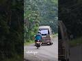 Ada yg bisa baca tulisan di ISUZU elf nya ini?? 110426 #viral #busmania #isuzu #elf #isuzuelf