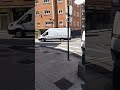con el queso derretido y el pan tostado...