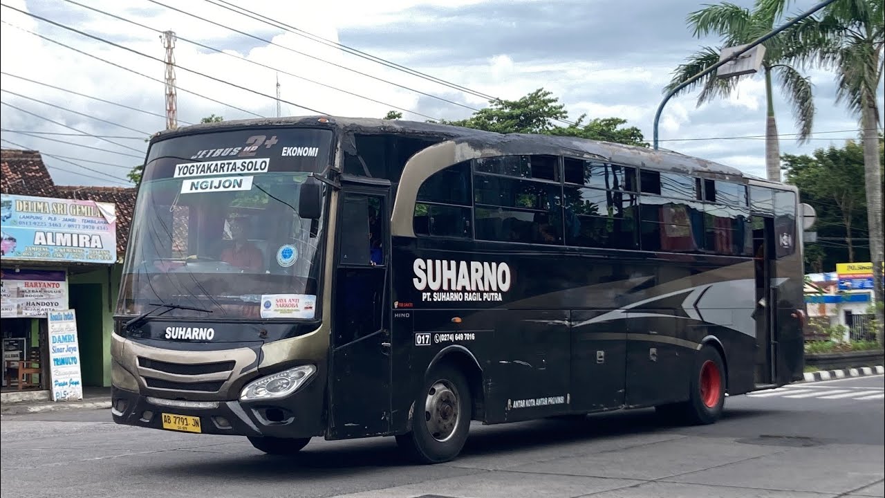 MELIHAT BUS AKAP MASUK TERMINAL GIWANGAN JOGJA SIANG HARI