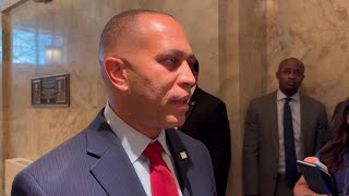 Jeffries urges House GOP to come together for America, Israel and Ukraine