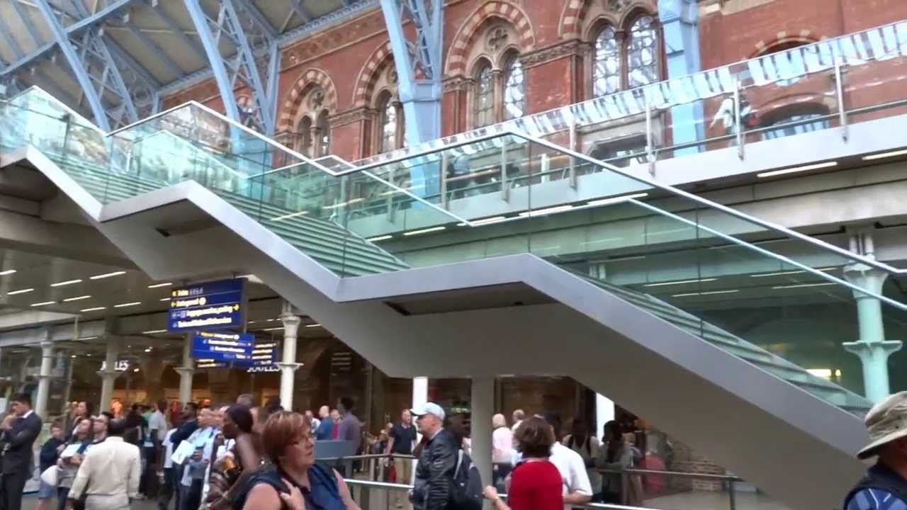 Поезда Eurostar (только видео) от станции Сент-Панкрас в Лондоне до станции Брюссель-Миди (затем ...