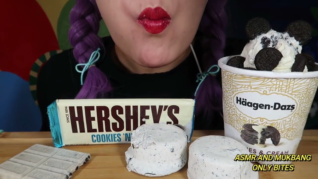 CURIE. ASMR - COOKIES N’ CREAM ICE CREAM *ONLY BITES*