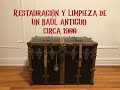 Restauración y limpieza de un baúl antiguo. Circa 1900