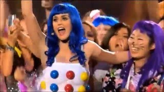 Katy Perry - I Wanna Dance with Somebody Who Loves Me (DVD Live) chords