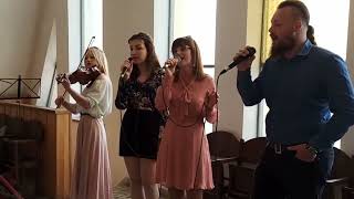 Video-Miniaturansicht von „Twoim jestem - piosenka na ślubie - Marzena Palka & zespół Majuwiko - podkład na fortepianie Jangok“
