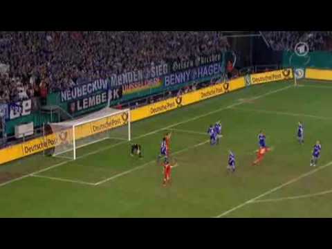 The whole scene of Arjen Robben's decisive solo run in the 112th minute of the German cup's semifinal 2010 ! Die vollstÃ¤ndige Szene von Arjen Robbens entscheidendem Alleingang in der 112. Minute ! Schalke-Bayern 0:1nV, DFB-Pokal 1/2-Finale, 24.03.2010 Hier gibts noch weitere Replays (nunifootball): www.youtube.com