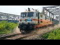🚆 Train Crossing the Rail Bridge