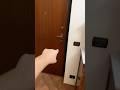 C’è un uomo con due teste che bussa alla porta per entrare! #shorts #minecraft #horror #bellafaccia