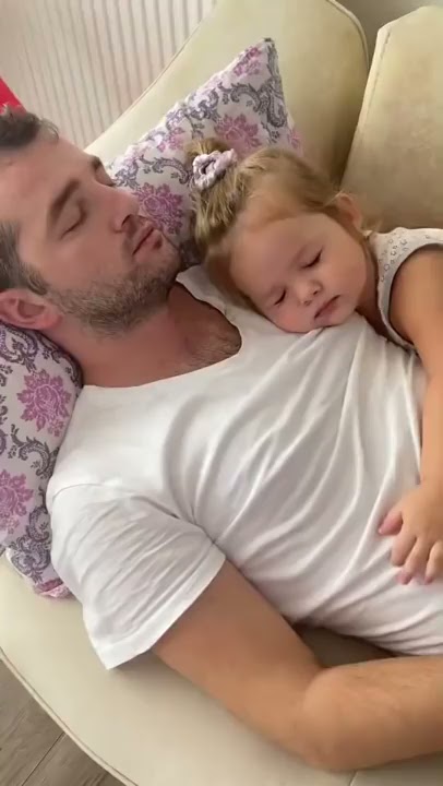 Nap Time Begins With Cute Cuddles || ViralHog